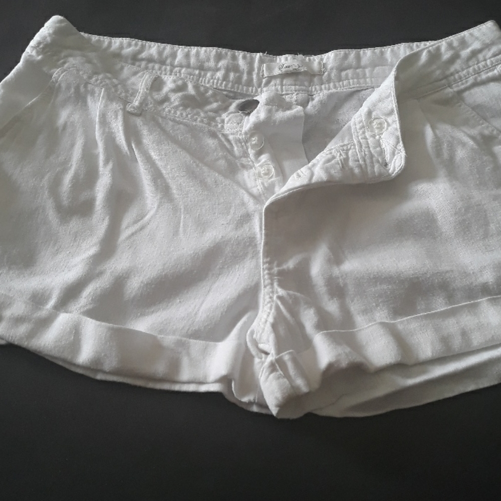 White ladyshorts